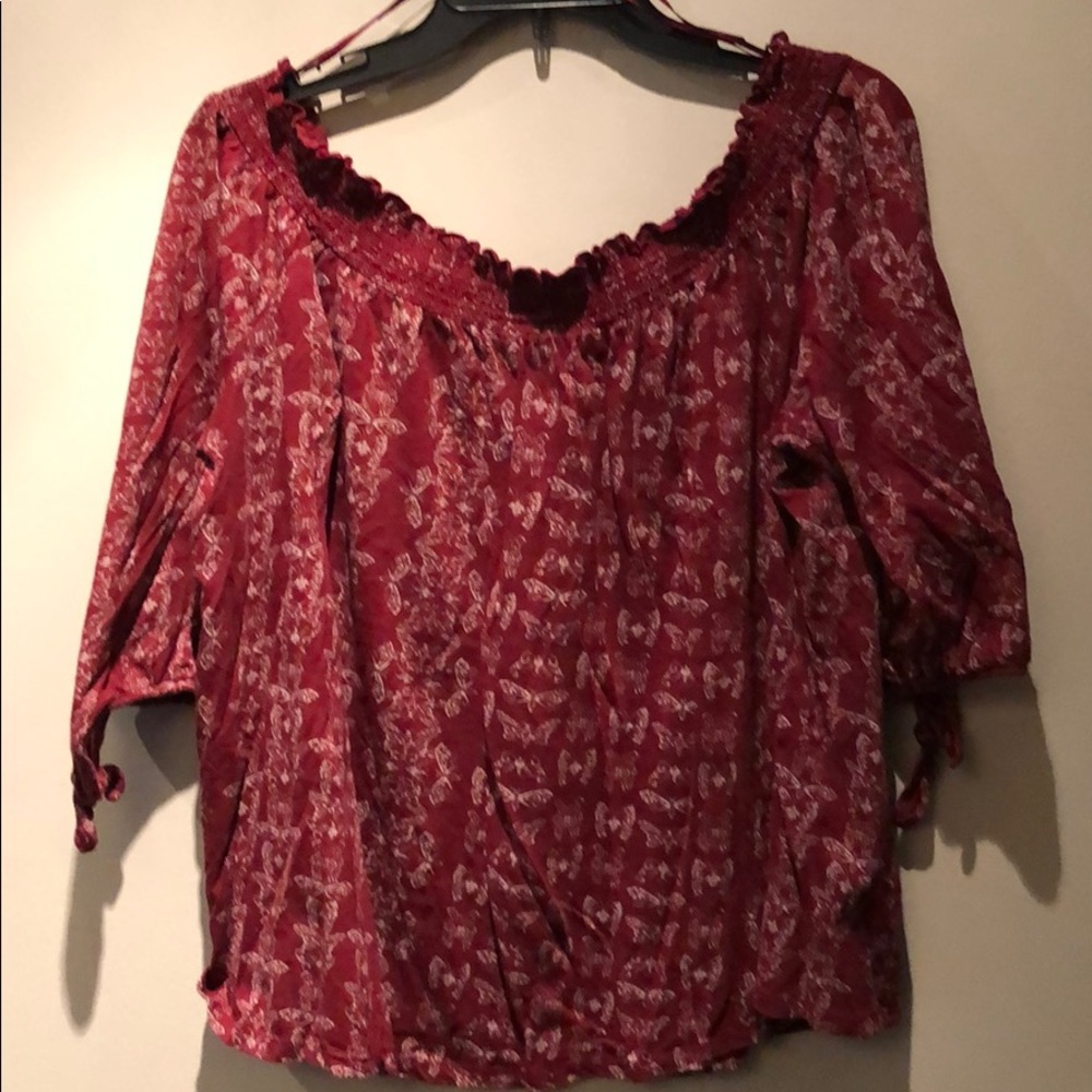 Off shoulder shirt